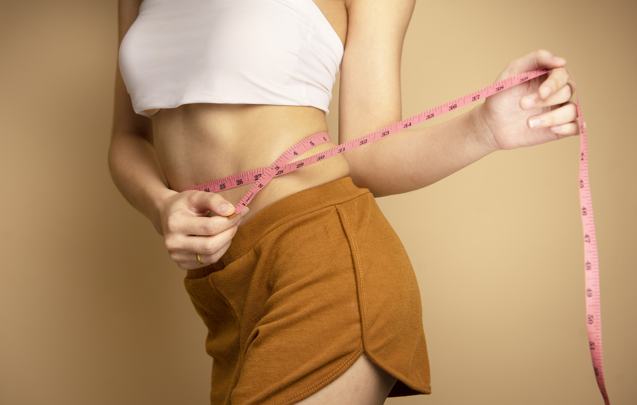 ¿Por qué las mujeres acumulamos grasa abdominal conforme envejecemos?