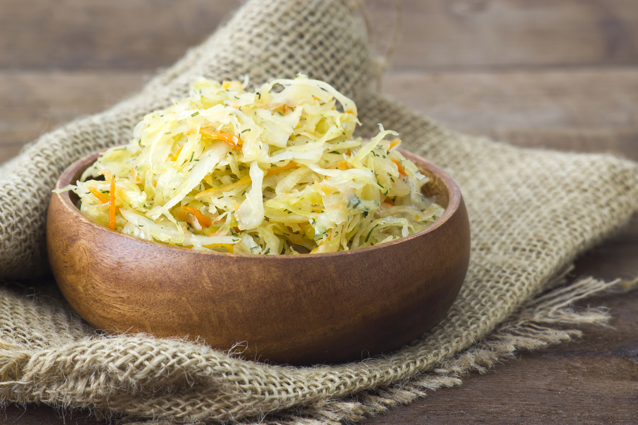 Cum să menții zeama de varză murată limpede? Există un ingredient secret!