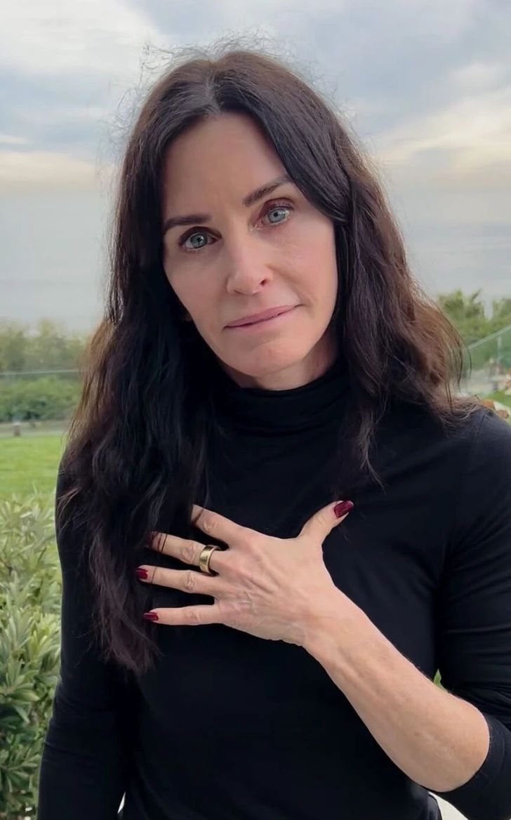 Courtney Cox Reveals Experience Filming “Friends” Birth Scenes Amidst 7 Miscarriages