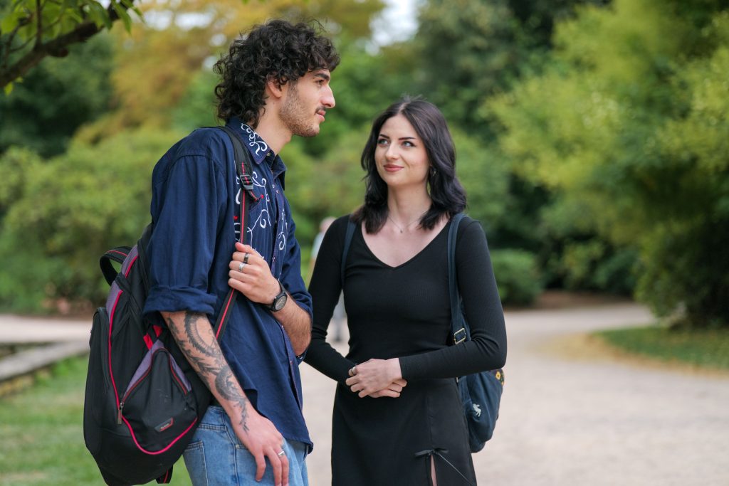 9 cose che una donna sicura di sé non fa mai per mantenere vivo l’interesse di un uomo