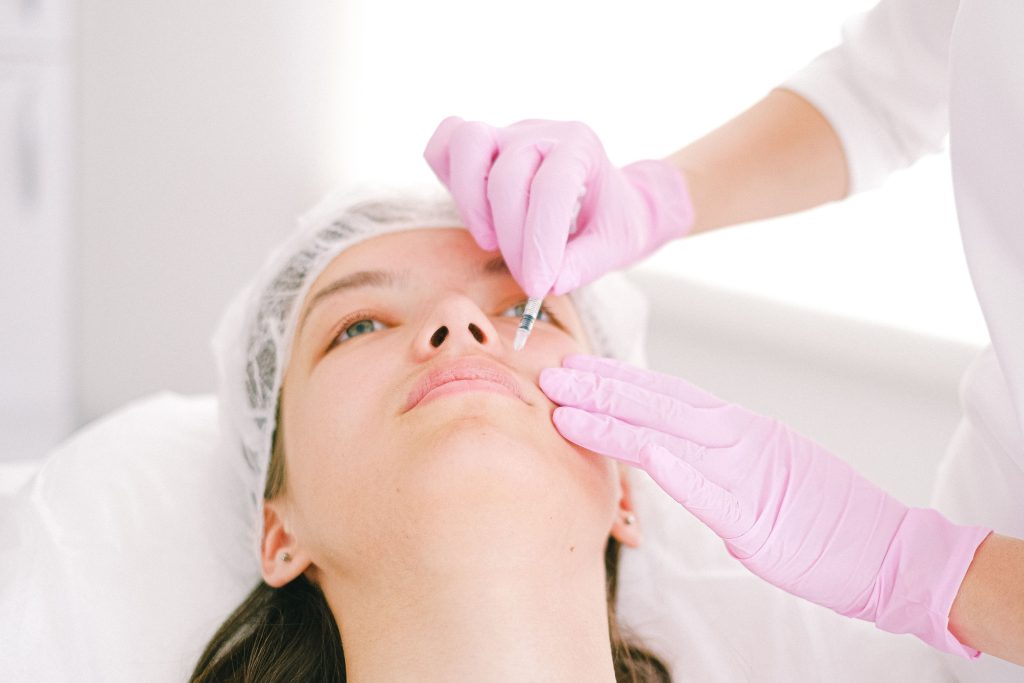 Hızlı Kilo Kaybının Yüzde Bıraktığı İz: Ozempic Face Nedir?
